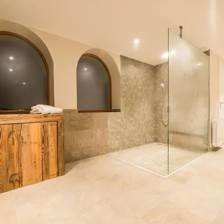 Apartment Stylish With Balcony Or Terrace *