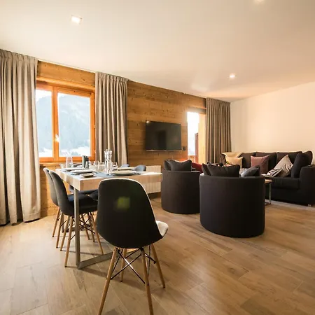 Stylish With Balcony Or Terrace Apartment