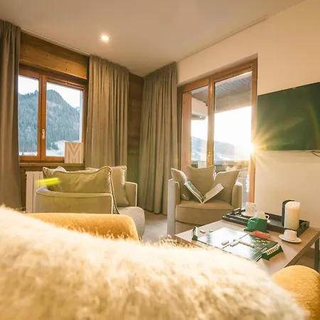 Apartment Stylish With Balcony Or Terrace
